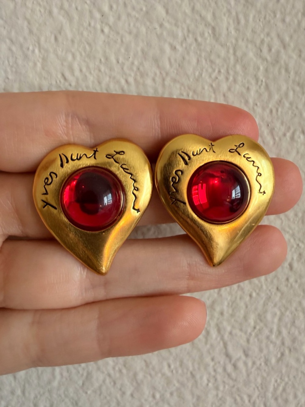 ❤️Vintage YSL Heart Clip-On Earrings Gold Tone Red Cabochon ✨ - Picture 6 of 12
